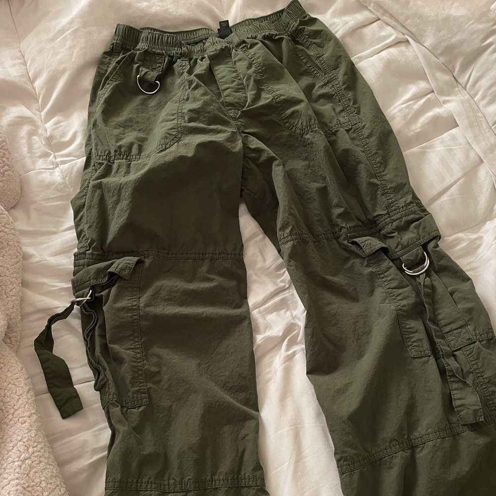 Wild Fable Army Green Elastic Waist Cargo Pants